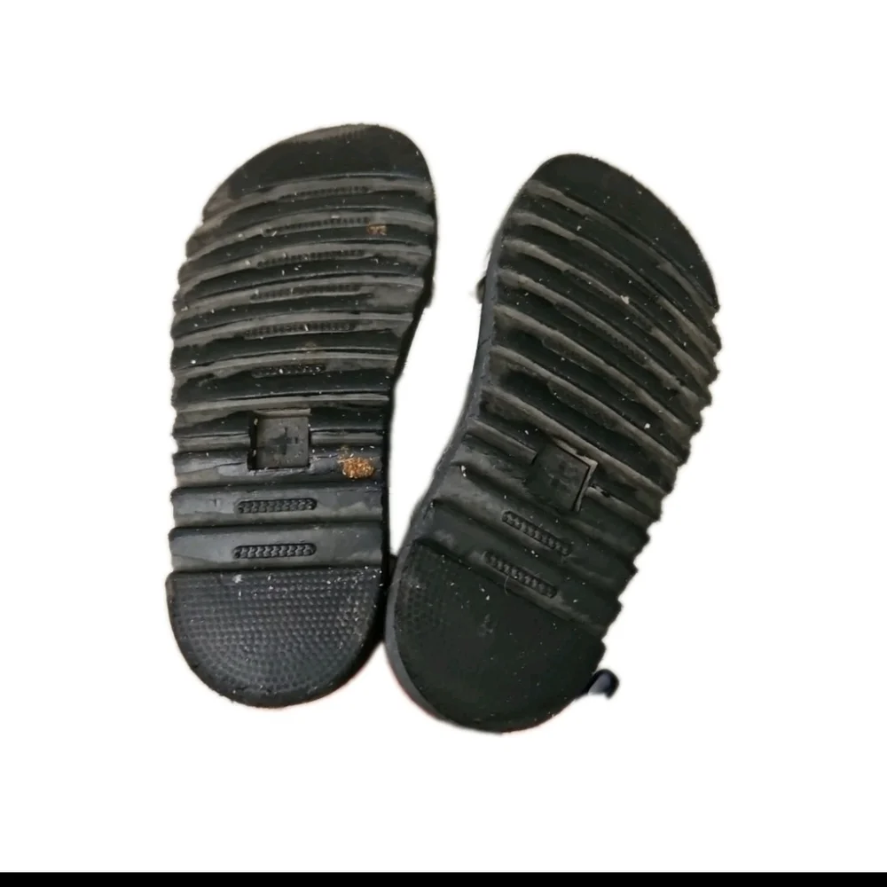 Dr. Martens Kids White Leather Junior Vossie Trendy Strappy Sandals 1